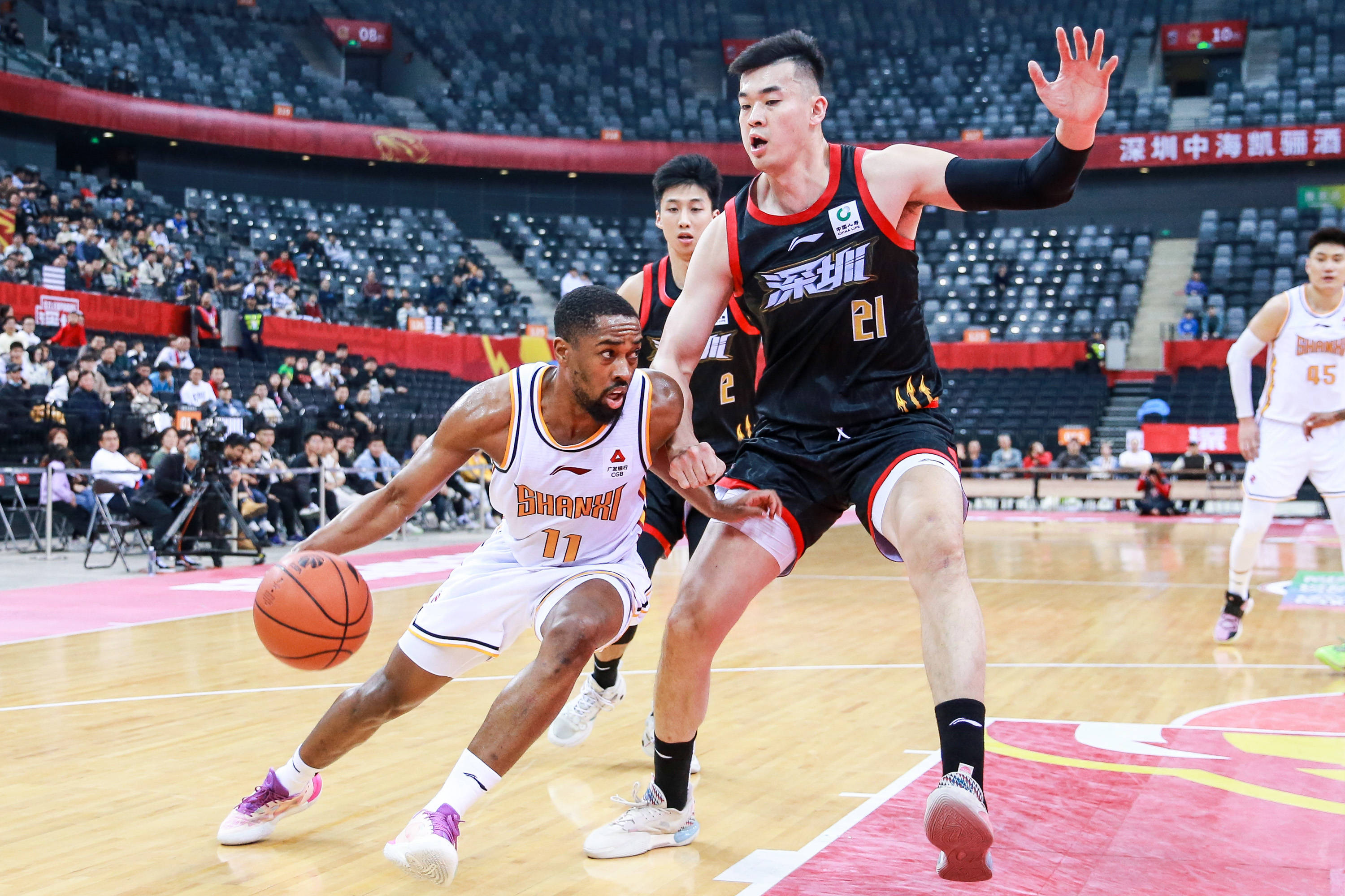 西班牙人主 西班牙人主